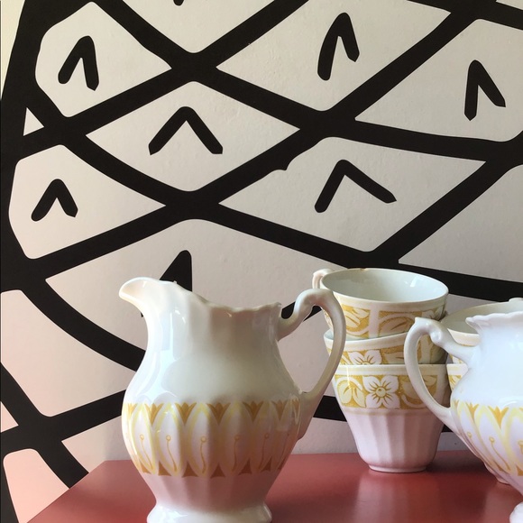 Tea Set - Picture 4 of 10